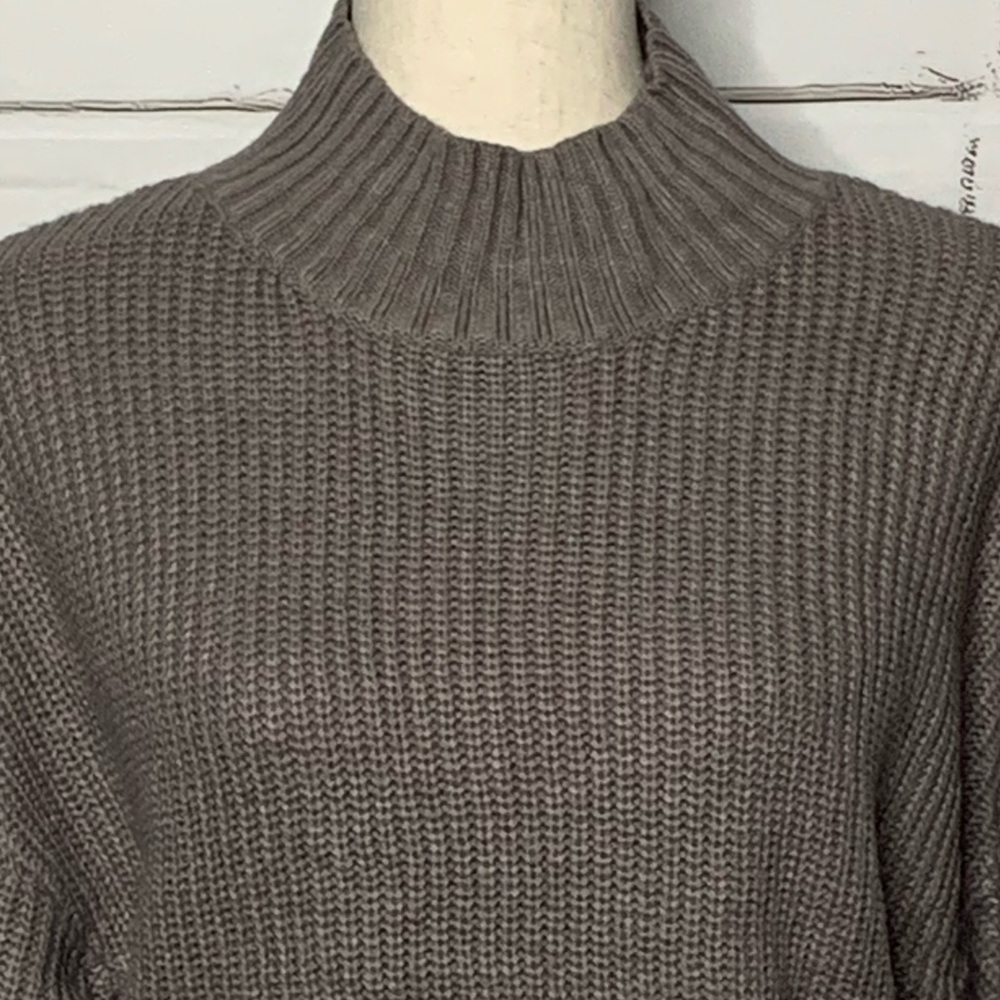 3/$10 ZAFUL Women’s Ribbed Mock Neck Knit Sweater Size Small - Picture 5 of 16